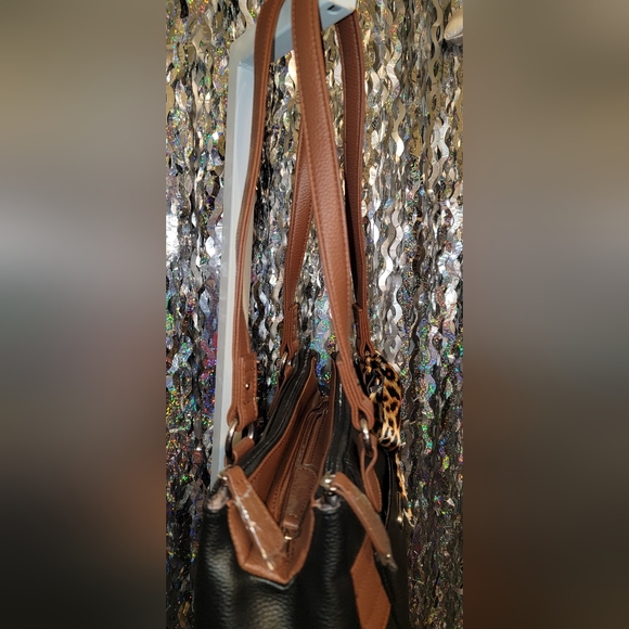 #379 B. Amici- Black/brown Handbag w/scarf/bag Charm - Picture 13 of 14